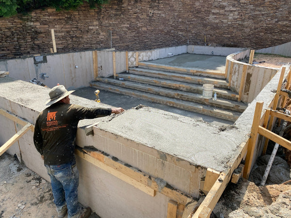Alberca residencial — en construcción
